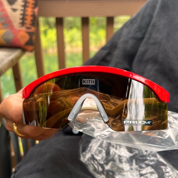 Kith X Oakley - Picture 3 of 4